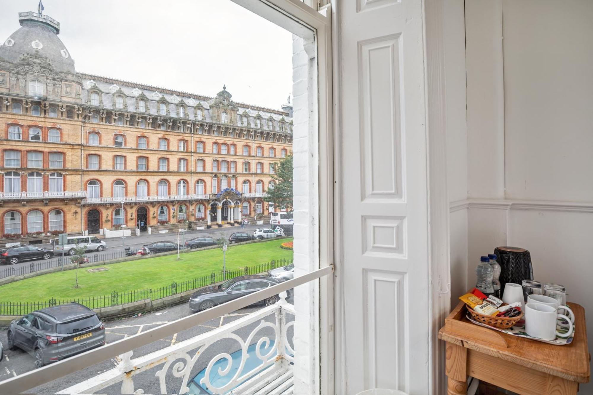 Serenity Guest House Скарборо Экстерьер фото