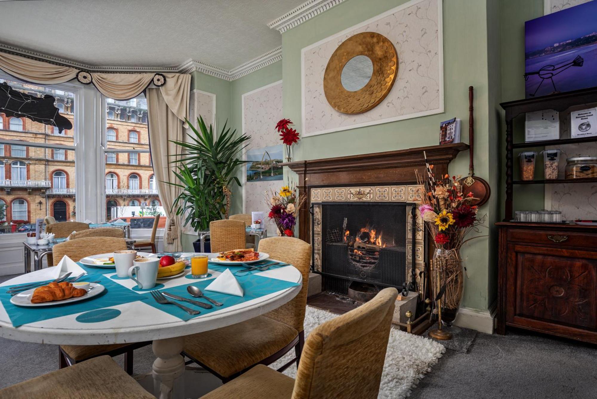 Serenity Guest House Скарборо Экстерьер фото